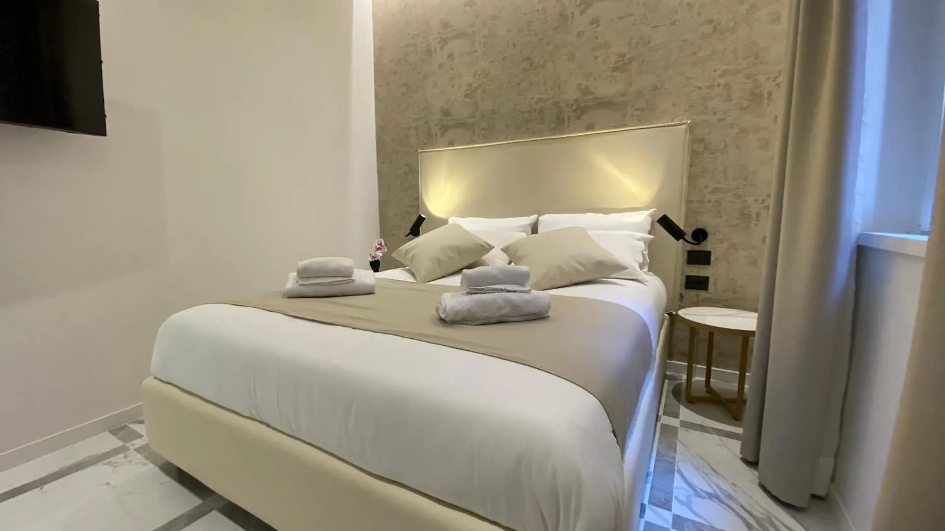 Suite Croce Roma Italia